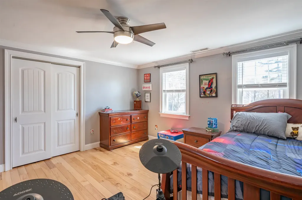8 Ferncroft Drive Nashua NH 03063