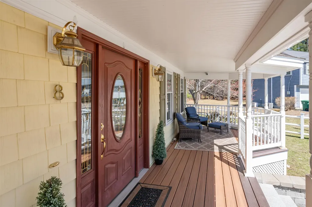 8 Ferncroft Drive Nashua NH 03063