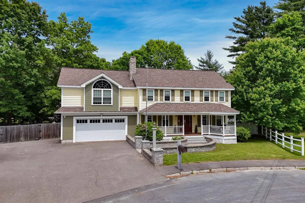 8 Ferncroft Drive Nashua NH 03063