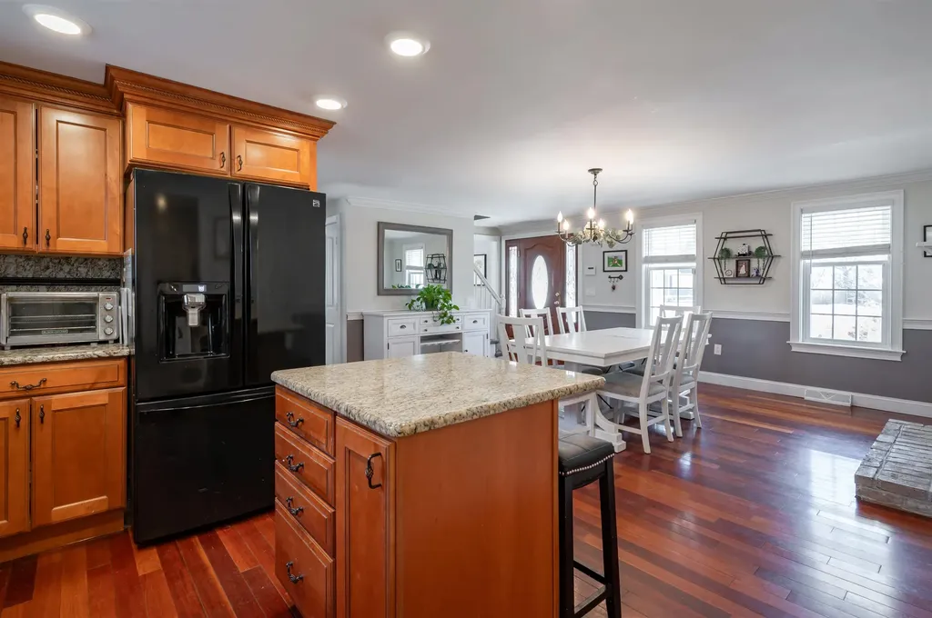 8 Ferncroft Drive Nashua NH 03063