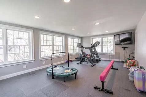8 Ferncroft Drive Nashua NH 03063