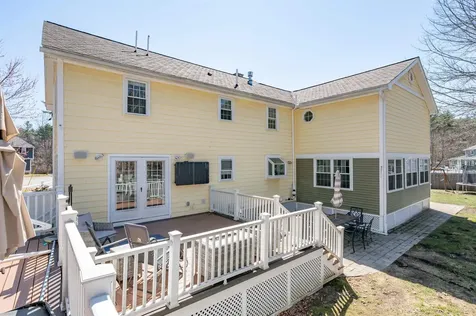 8 Ferncroft Drive Nashua NH 03063