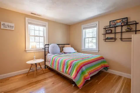8 Ferncroft Drive Nashua NH 03063