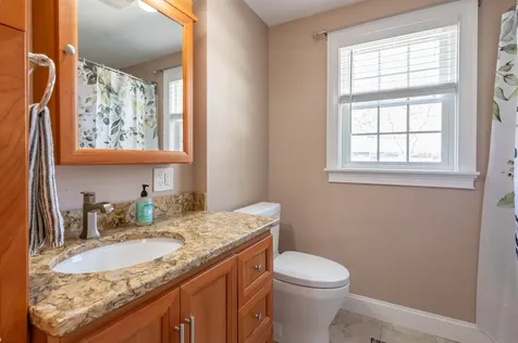 8 Ferncroft Drive Nashua NH 03063