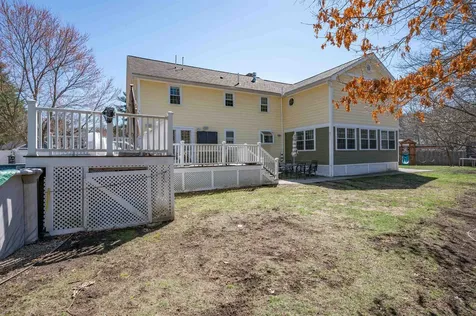 8 Ferncroft Drive Nashua NH 03063