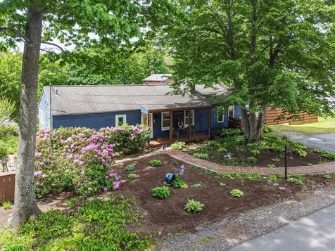17 Island Pond Road Hampstead NH 03841