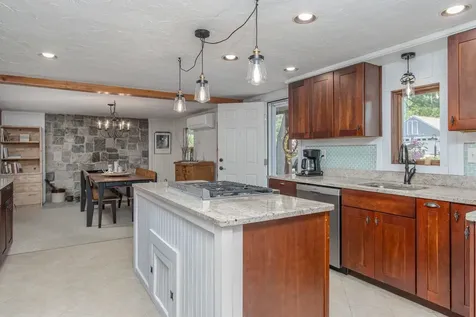 17 Island Pond Road Hampstead NH 03841