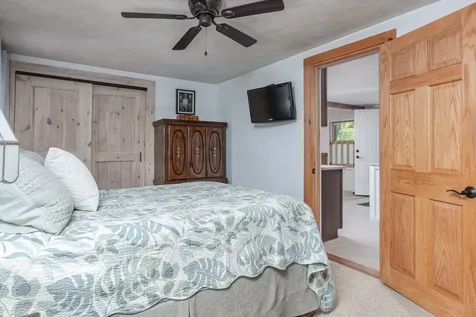17 Island Pond Road Hampstead NH 03841