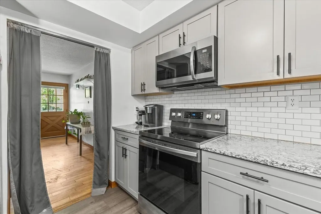 34 Margaret Street Essex VT 05452