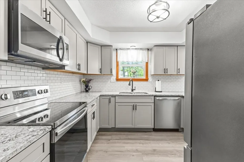 34 Margaret Street Essex VT 05452
