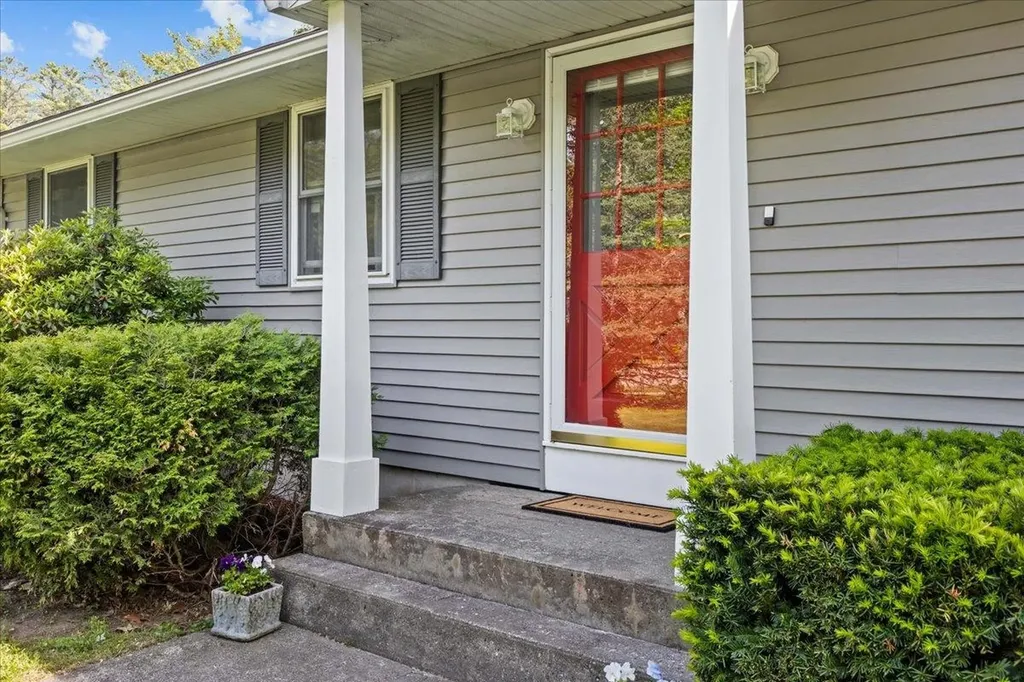 34 Margaret Street Essex VT 05452