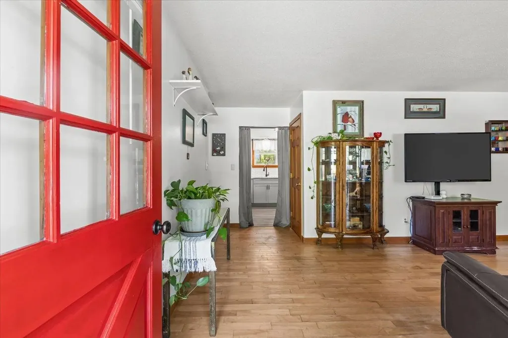 34 Margaret Street Essex VT 05452