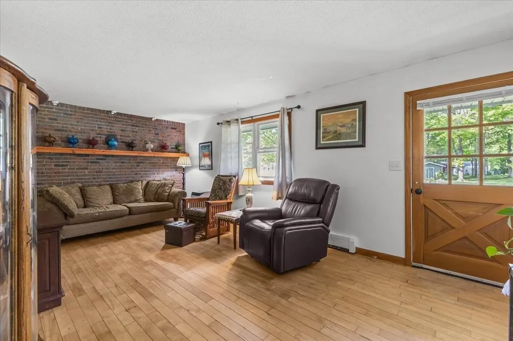 34 Margaret Street Essex VT 05452