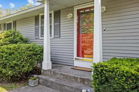 34 Margaret Street Essex VT 05452