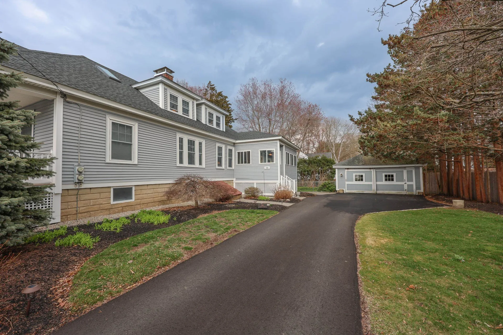 749 Maple Street Manchester NH 03104