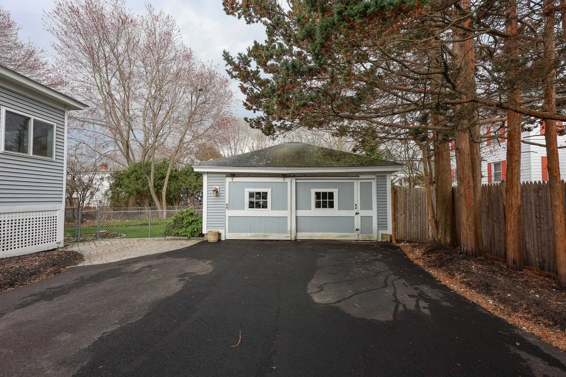 749 Maple Street Manchester NH 03104