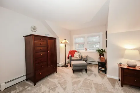 749 Maple Street Manchester NH 03104