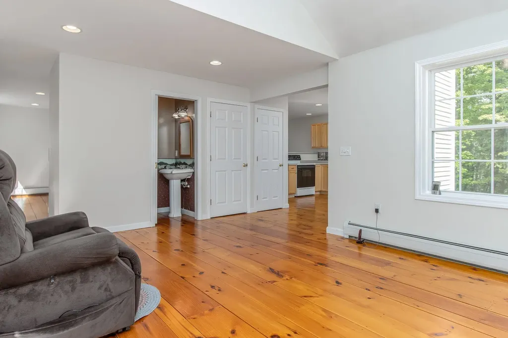 231 Woodward Hill Road Francestown NH 03043