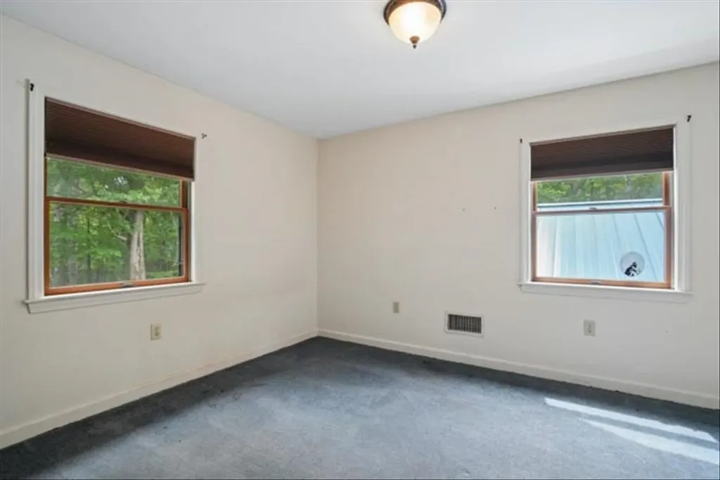 140 North Road Deerfield NH 03037