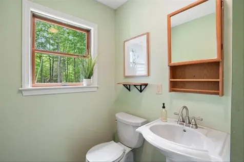 140 North Road Deerfield NH 03037