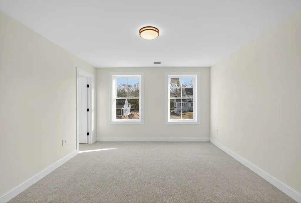 10 Blaisdell Court Raymond NH 03077