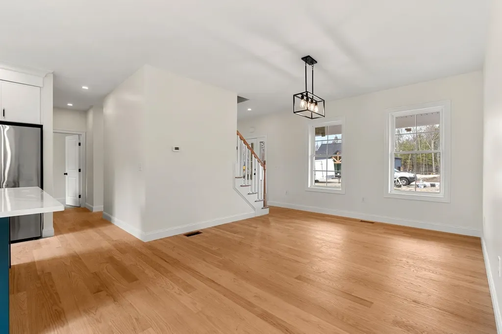 10 Blaisdell Court Raymond NH 03077