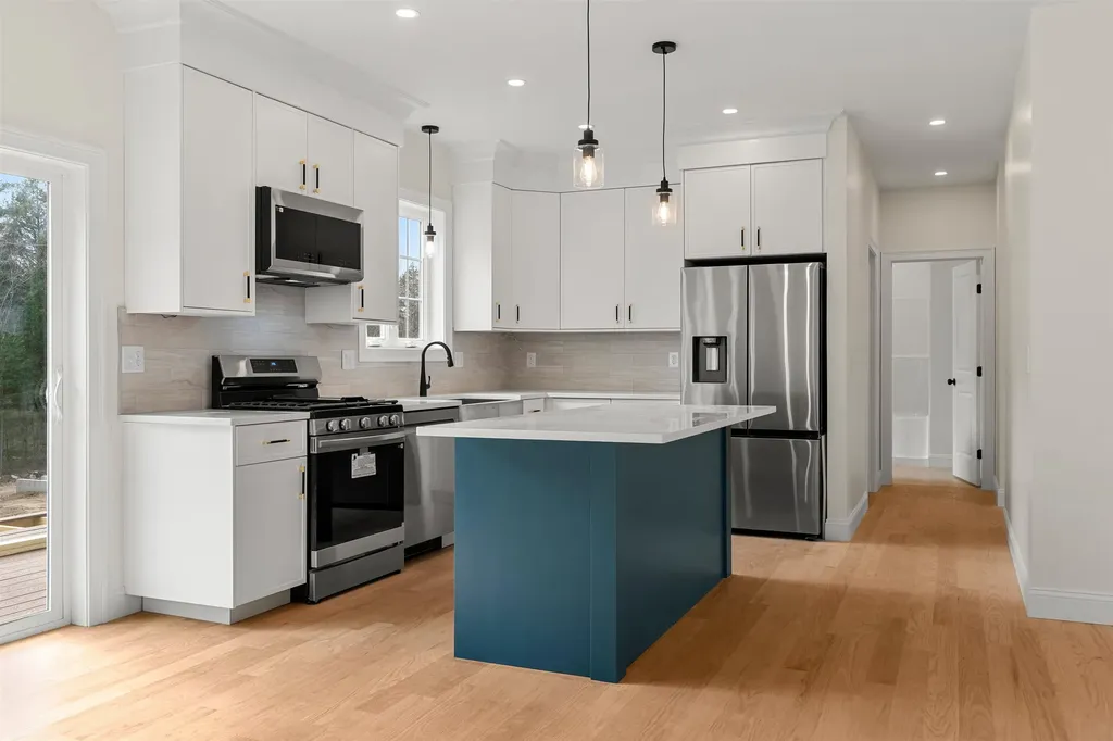 10 Blaisdell Court Raymond NH 03077