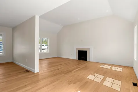 10 Blaisdell Court Raymond NH 03077