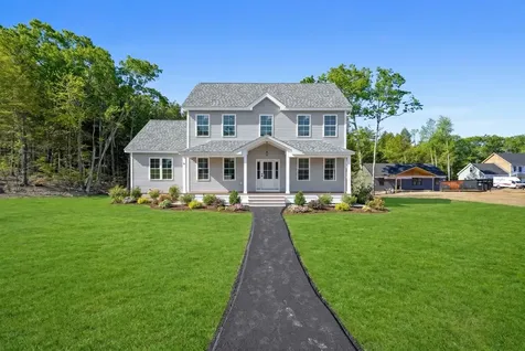 10 Blaisdell Court Raymond NH 03077