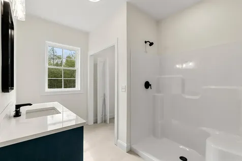 10 Blaisdell Court Raymond NH 03077