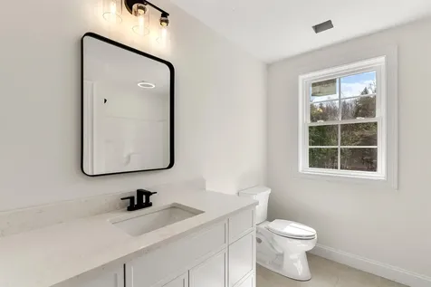 10 Blaisdell Court Raymond NH 03077