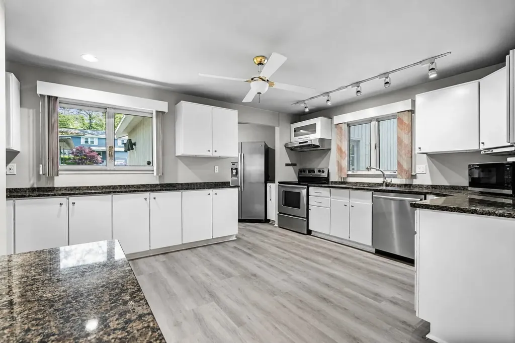 5 Birch Hill Drive Nashua NH 03063