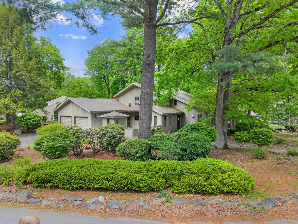 5 Birch Hill Drive Nashua NH 03063