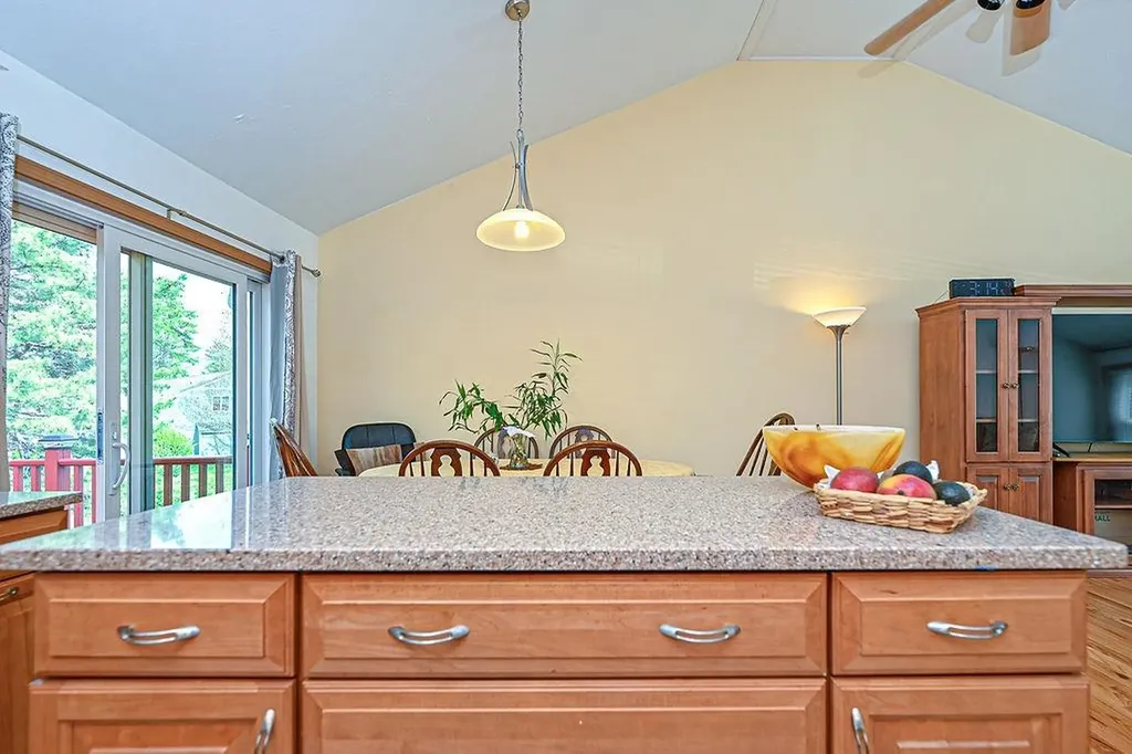 30 Cricket Lane Concord NH 03301