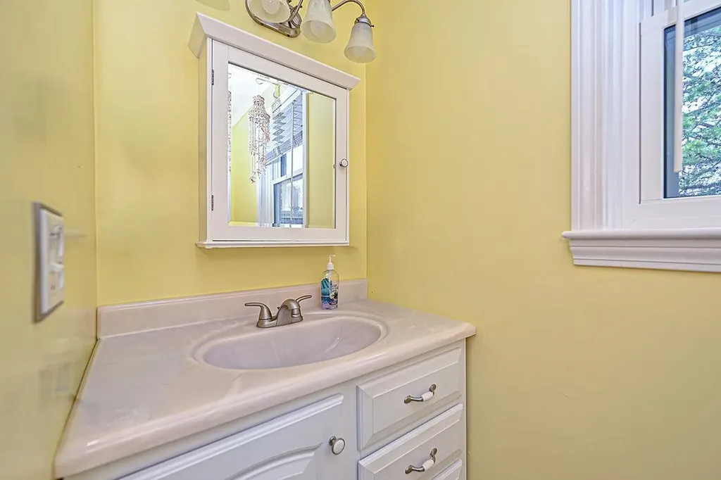 30 Cricket Lane Concord NH 03301
