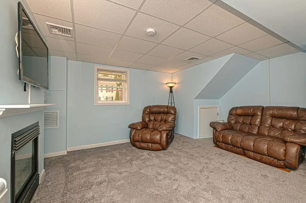 30 Cricket Lane Concord NH 03301