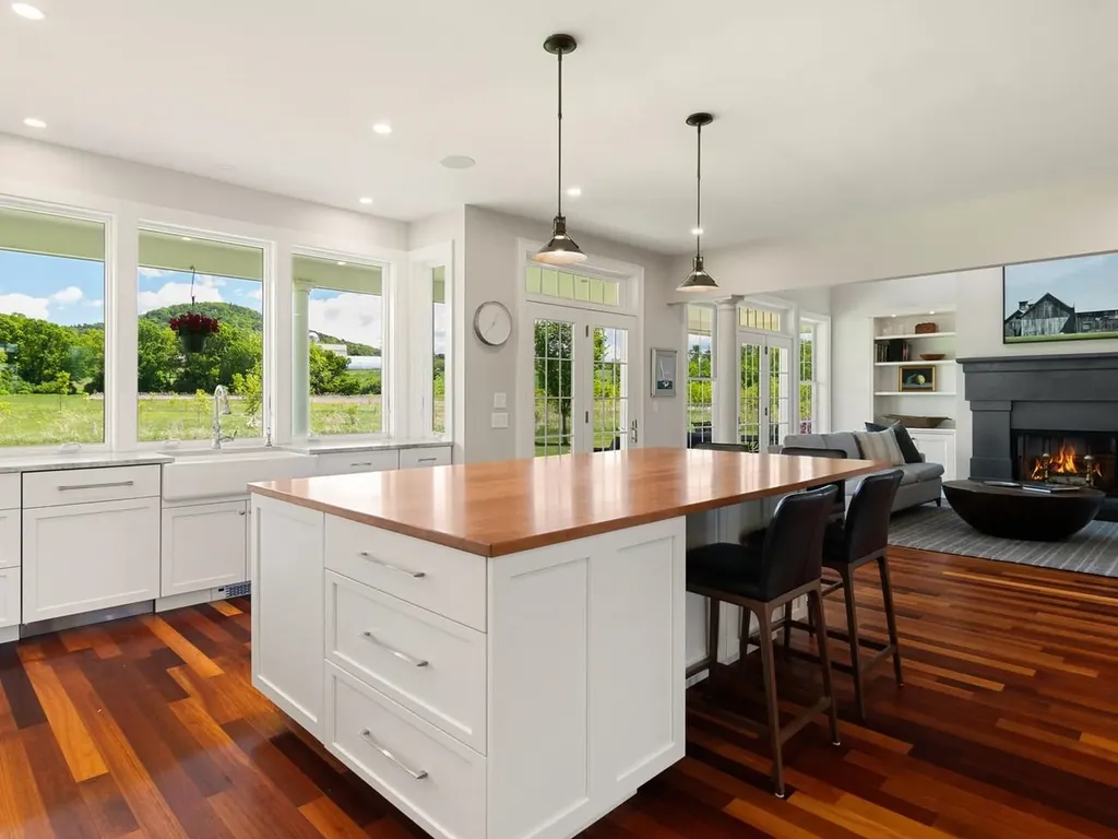 449 Palmer Lane Charlotte VT 05445