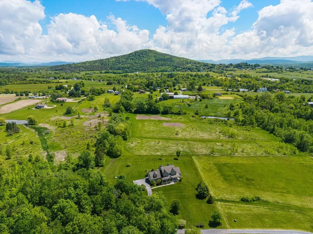 449 Palmer Lane Charlotte VT 05445