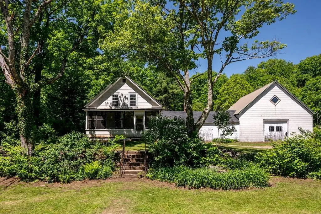 20 Maple Street Barnstead NH 03225