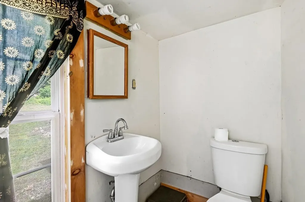 20 Maple Street Barnstead NH 03225