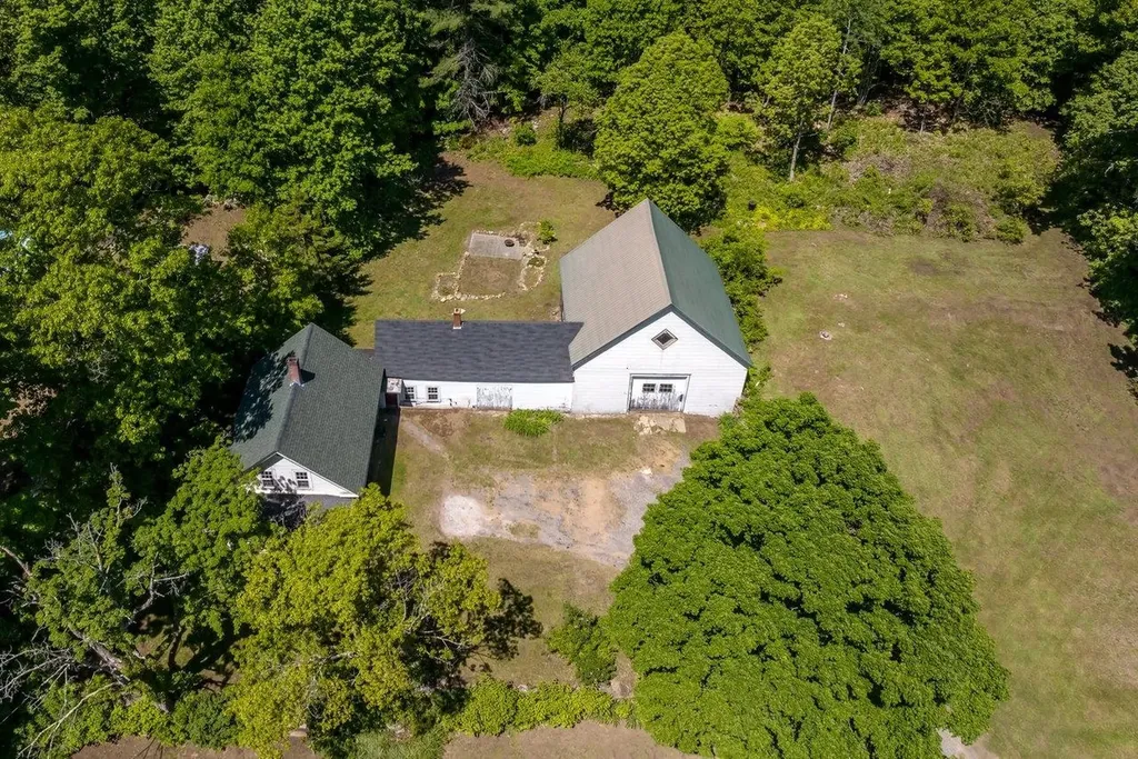 20 Maple Street Barnstead NH 03225