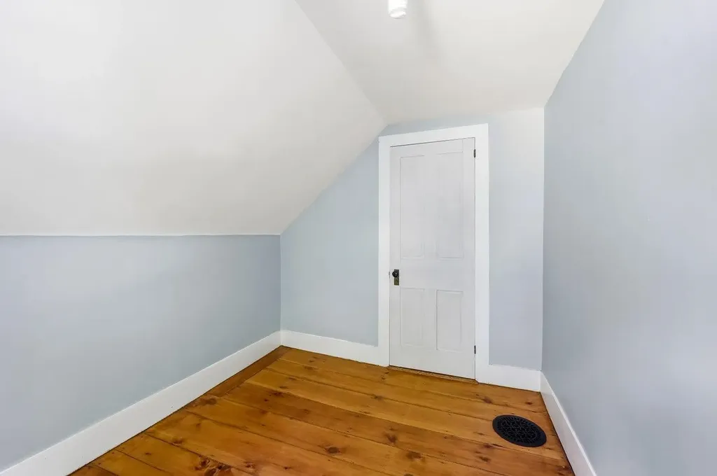 20 Maple Street Barnstead NH 03225
