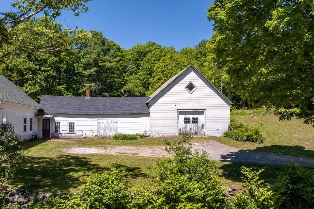 20 Maple Street Barnstead NH 03225