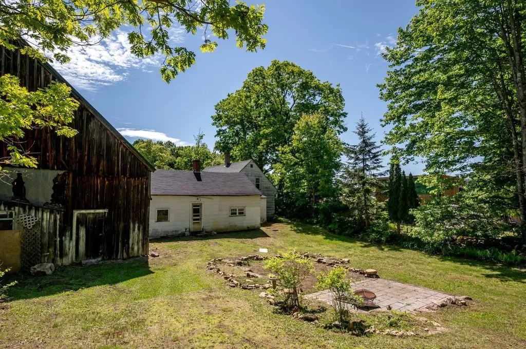 20 Maple Street Barnstead NH 03225