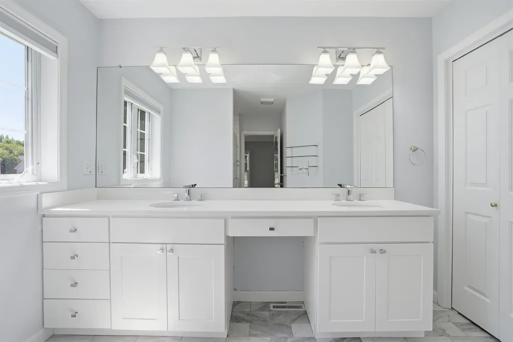 6 Meadowood Drive Exeter NH 03833