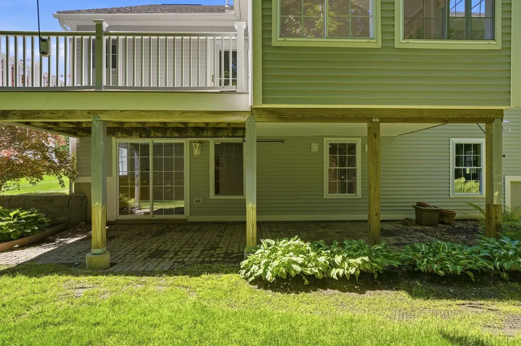 6 Meadowood Drive Exeter NH 03833