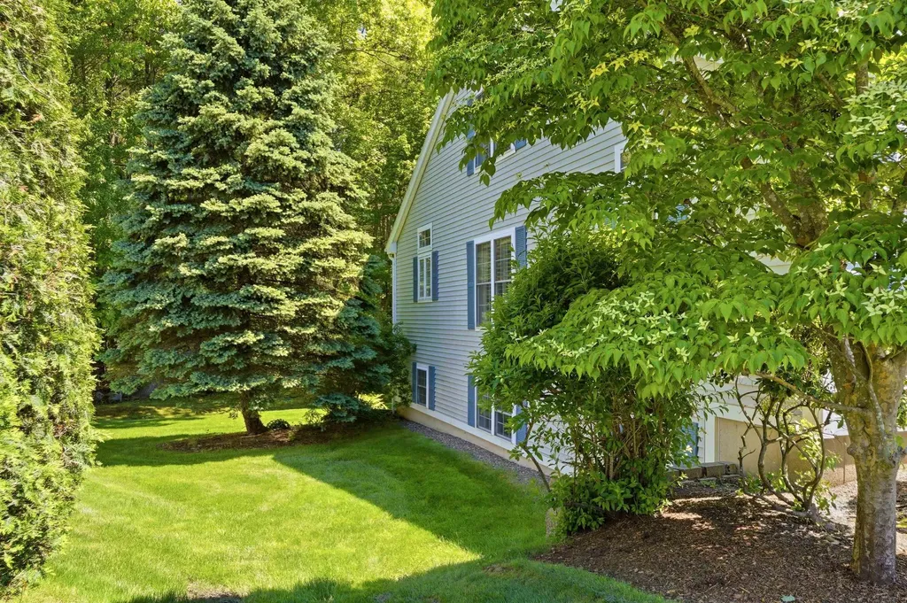 6 Meadowood Drive Exeter NH 03833