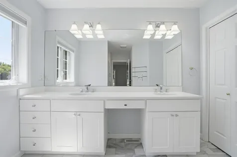 6 Meadowood Drive Exeter NH 03833