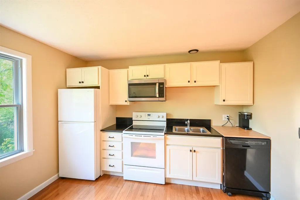 75 The Commons Moretown VT 05660