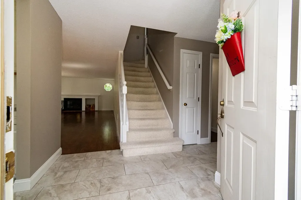 152 Straw Hill Road Manchester NH 03104